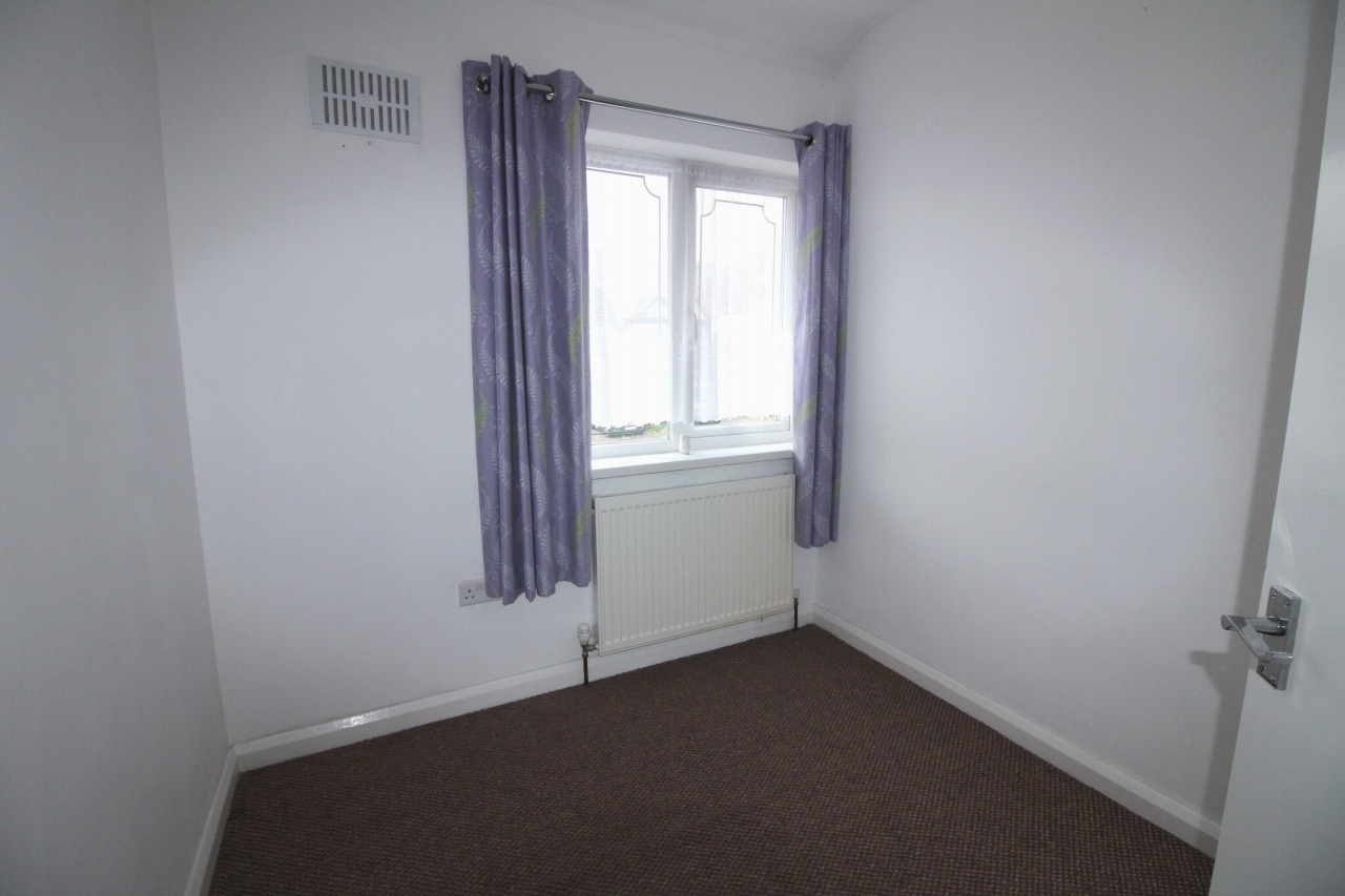 3 bedroom mid terraced house SSTC in Birmingham - photograph 8.