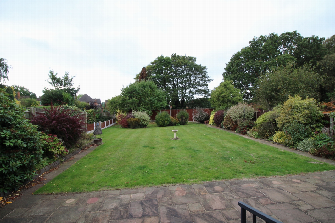 4 bedroom detached house SSTC in Solihull - photograph 12.