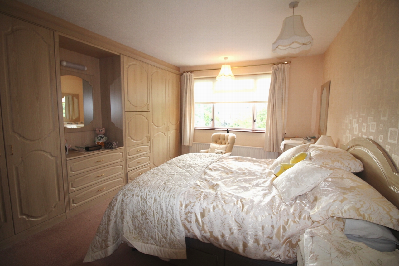 4 bedroom detached house SSTC in Solihull - photograph 11.