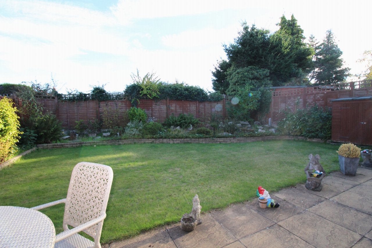 2 bedroom detached bungalow SSTC in Solihull - photograph 12.