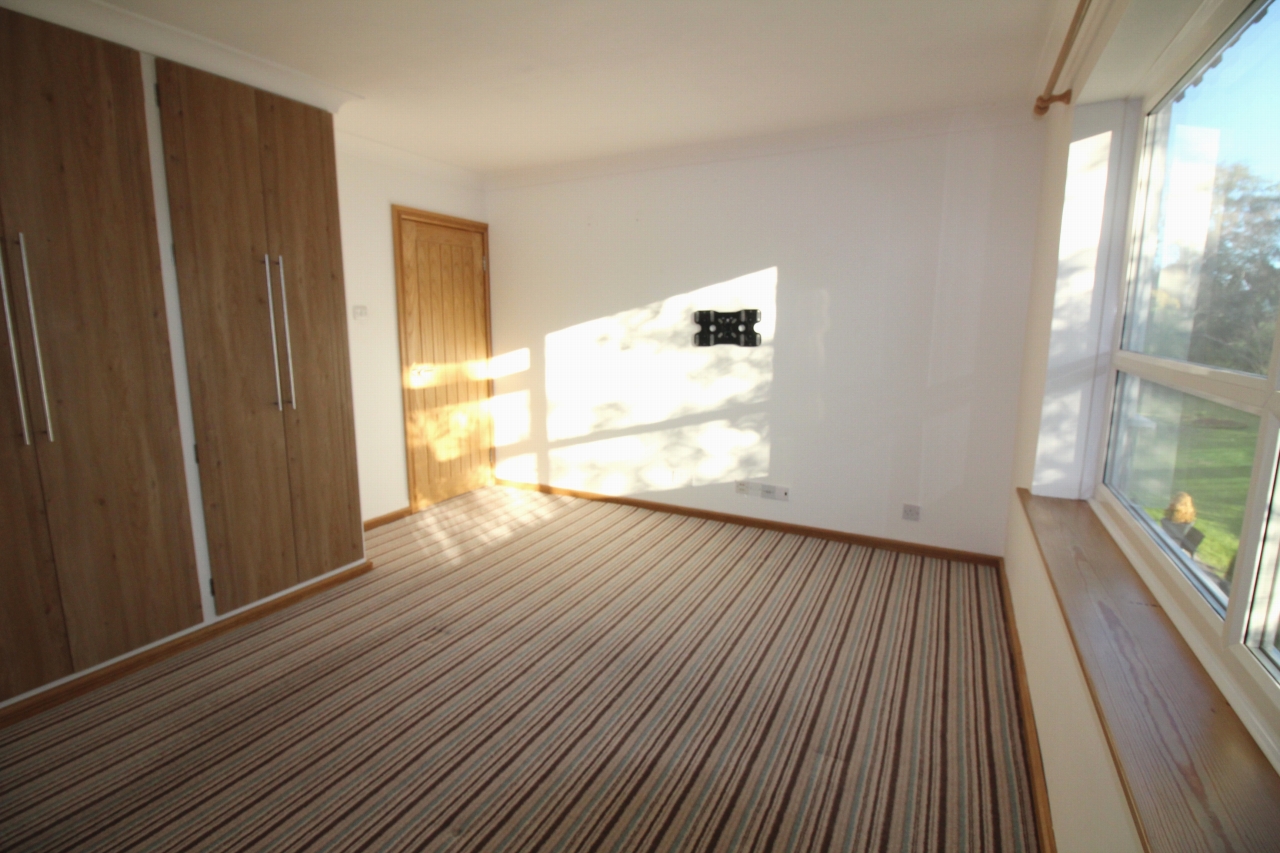 2 bedroom first floor apartment Application Made in Solihull - photograph 5.