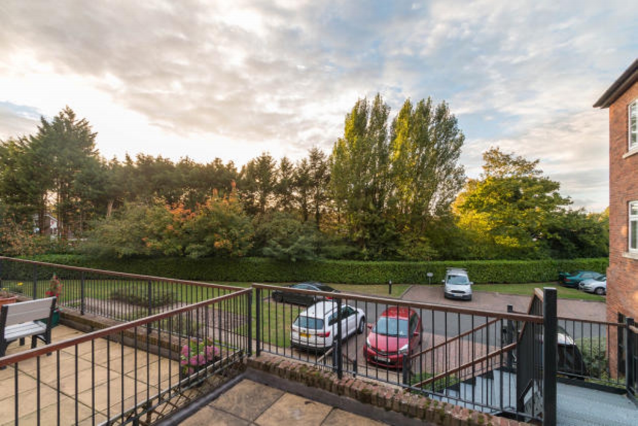 2 bedroom ground floor apartment SSTC in Solihull - photograph 12.