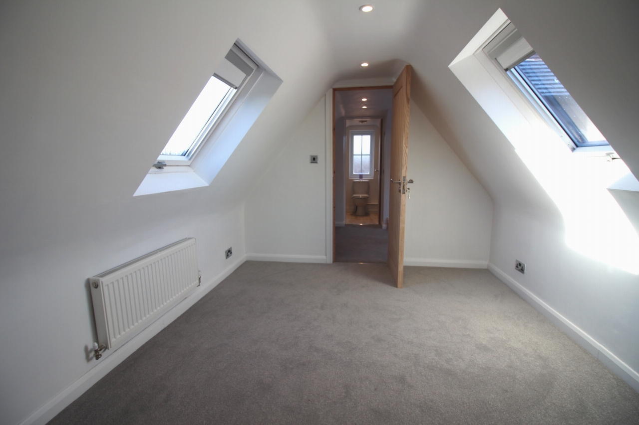 4 bedroom detached house SSTC in Solihull - photograph 7.