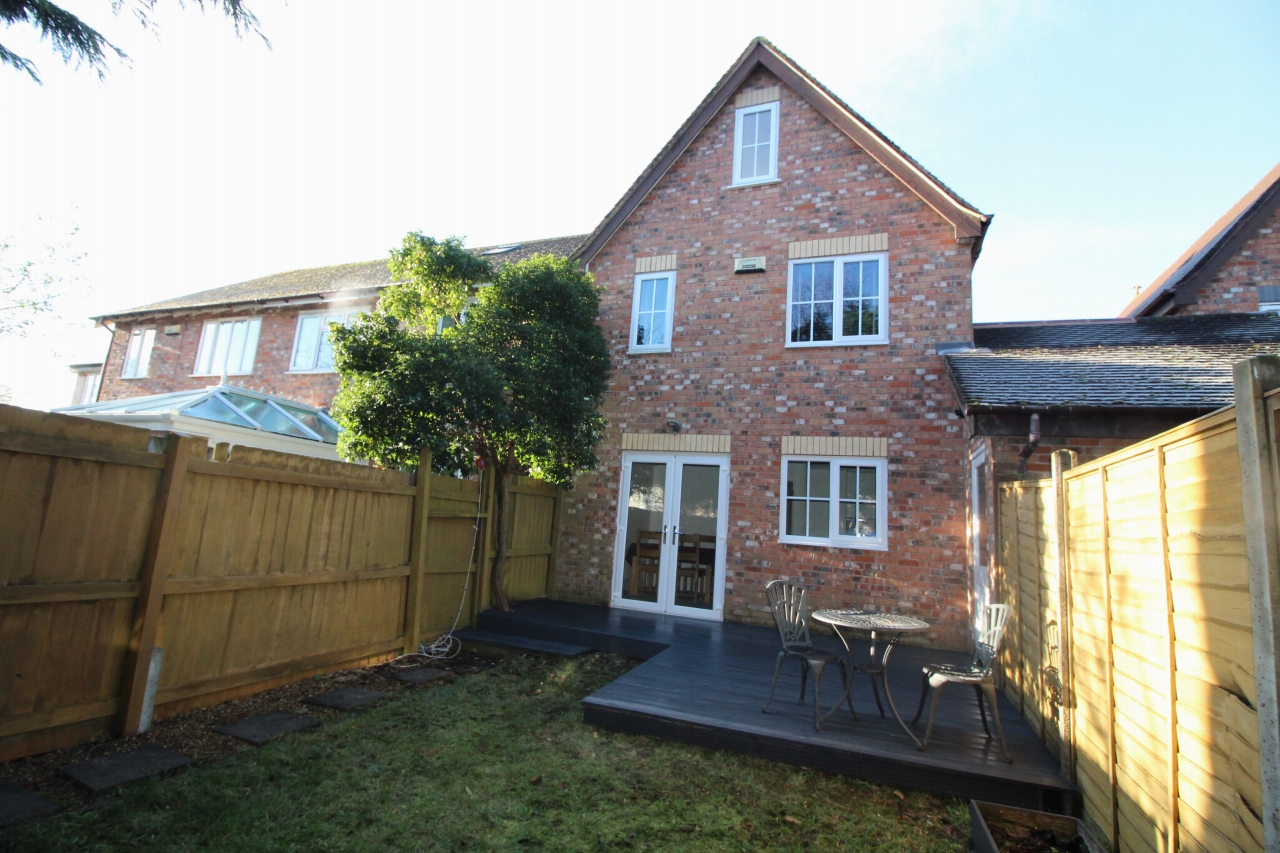 4 bedroom detached house SSTC in Solihull - photograph 16.