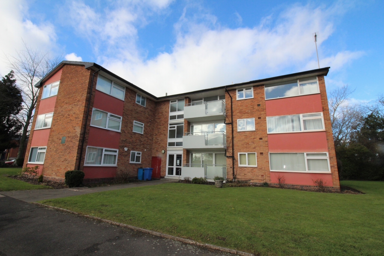 2 bedroom ground floor apartment SSTC in Solihull - photograph 1.