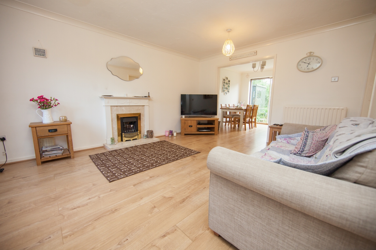 3 bedroom detached house SSTC in Birmingham - photograph 3.