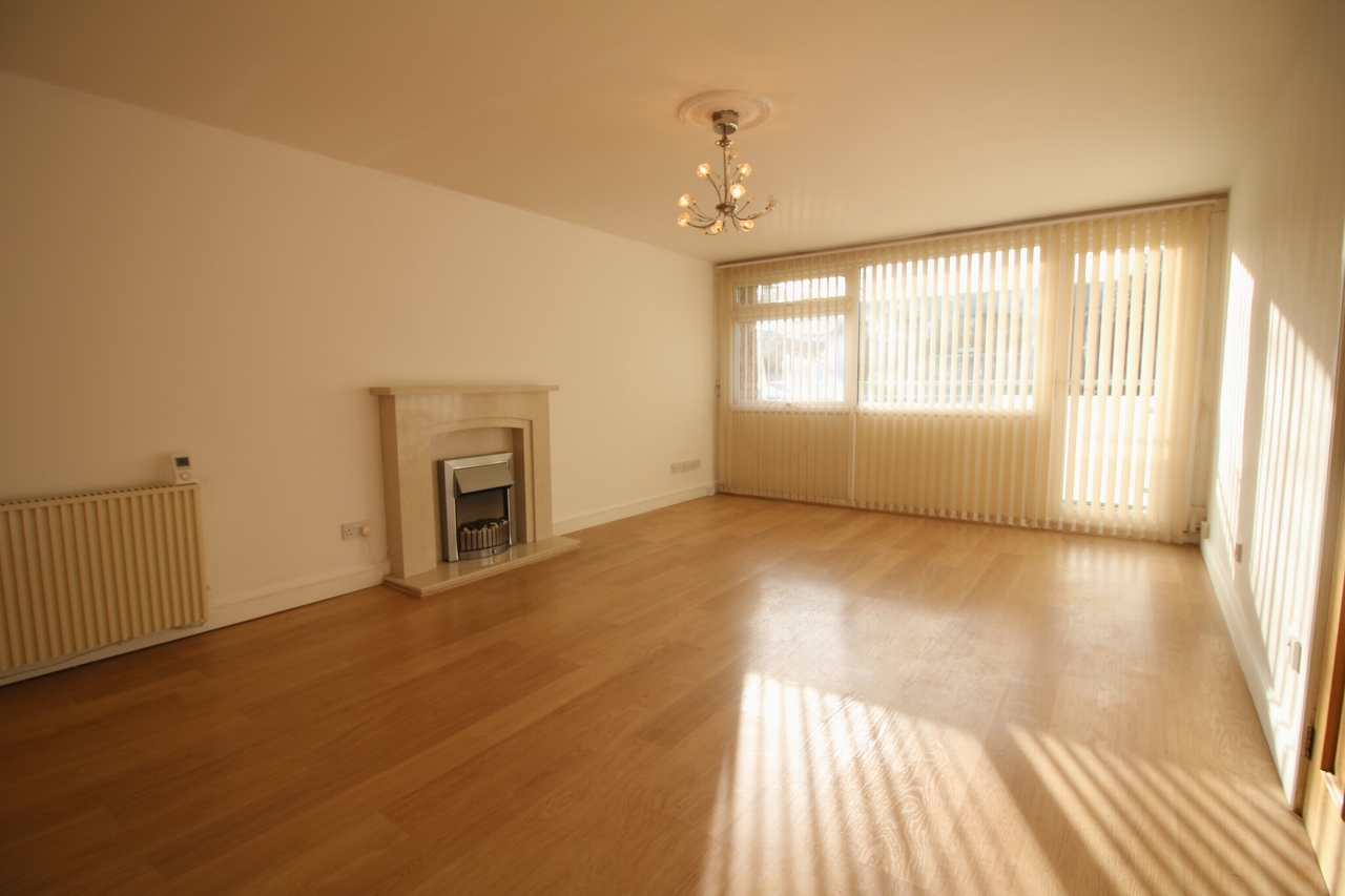 2 bedroom ground floor apartment SSTC in Solihull - photograph 2.