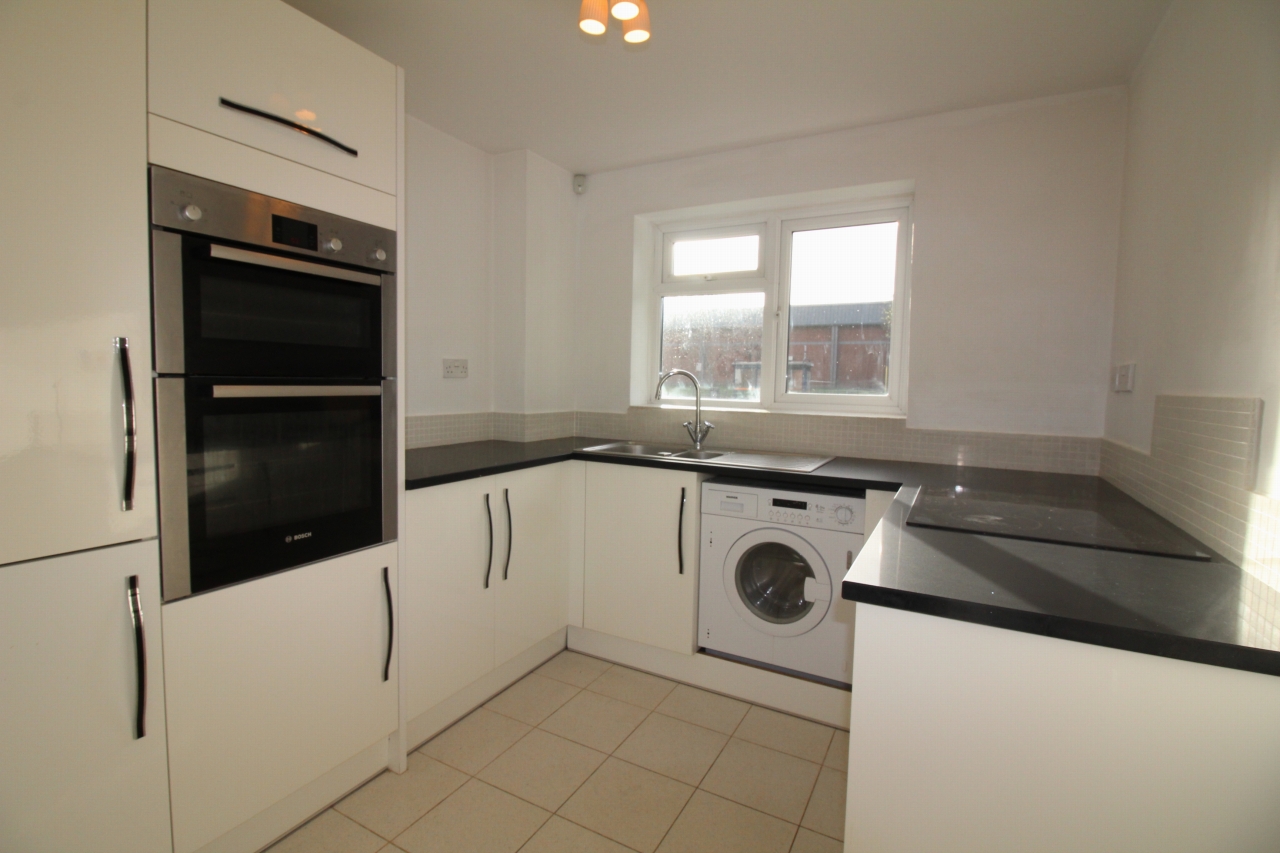 2 bedroom ground floor apartment SSTC in Solihull - photograph 4.