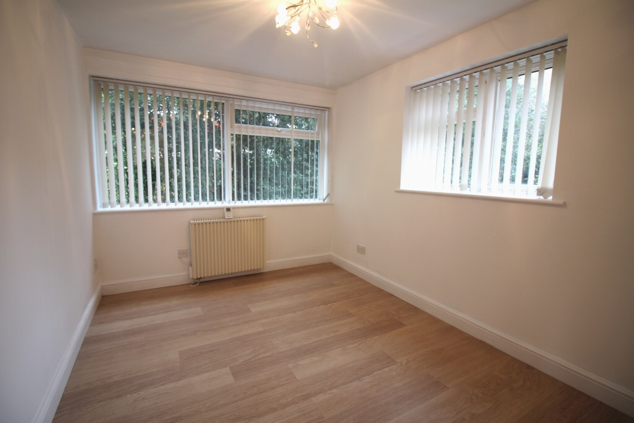 2 bedroom ground floor apartment SSTC in Solihull - photograph 8.