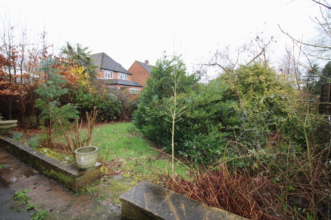 4 bedroom detached house SSTC in Solihull - photograph 15.