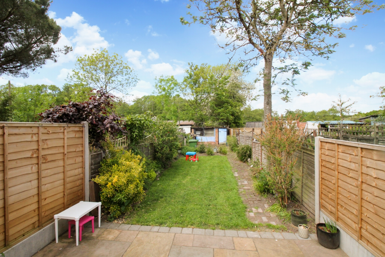 3 bedroom semi detached house SSTC in Solihull - photograph 4.