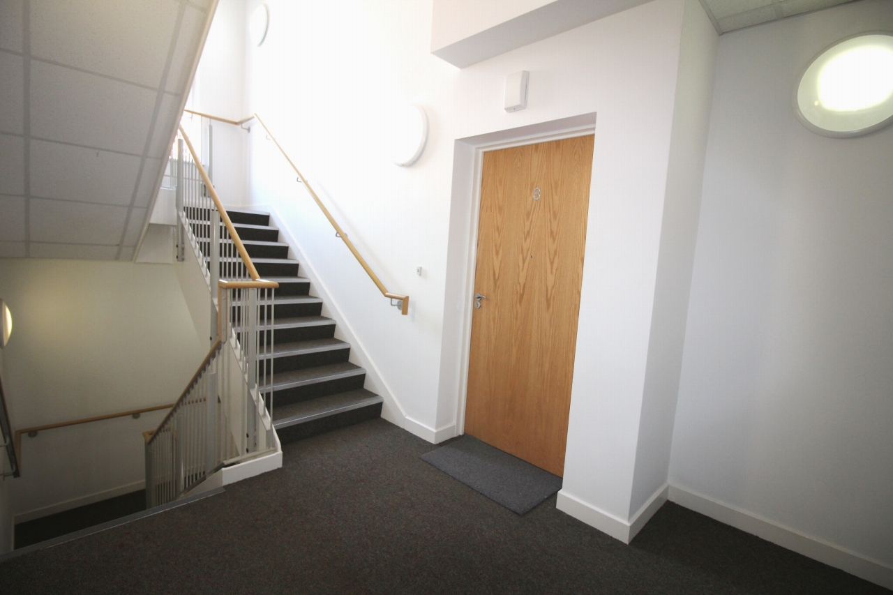 2 bedroom first floor apartment SSTC in Solihull - photograph 11.