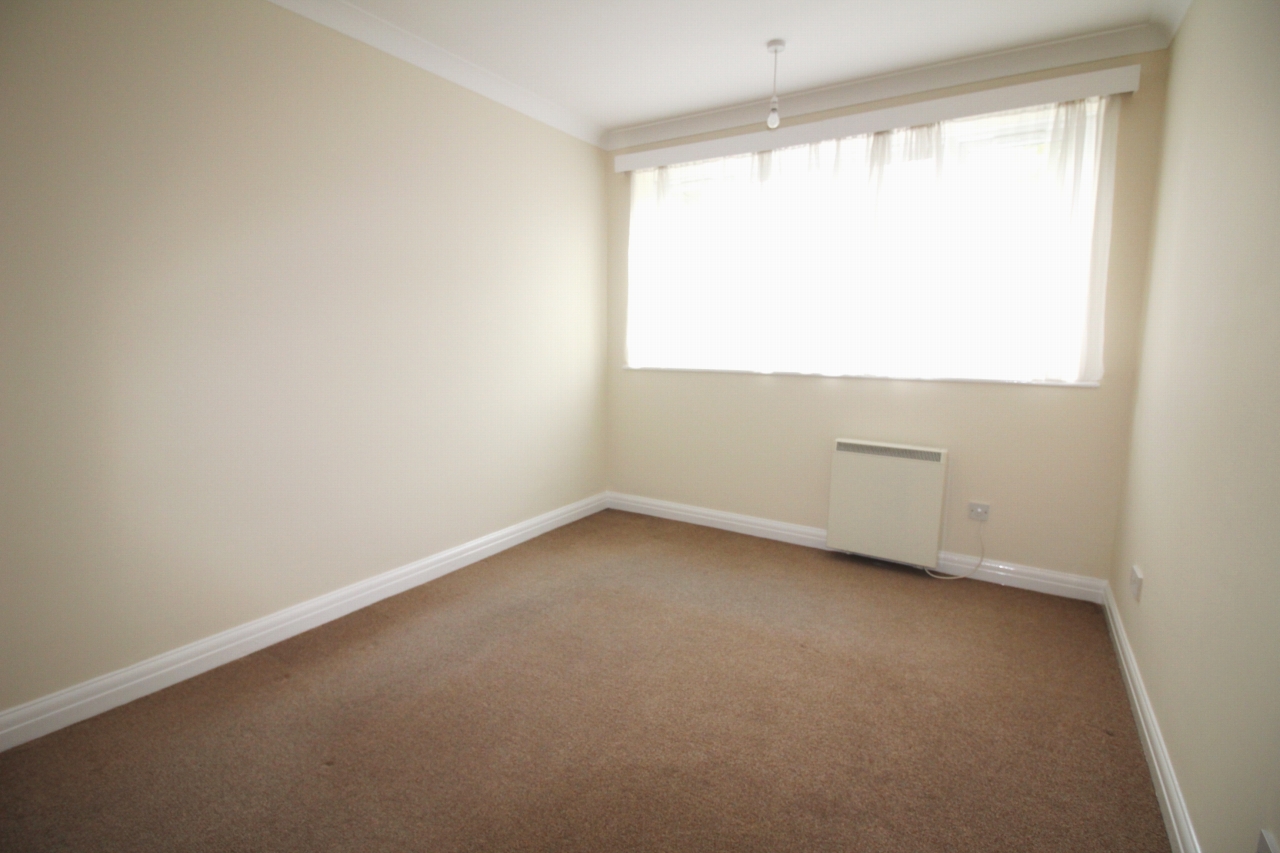 2 bedroom ground floor apartment Application Made in Solihull - photograph 5.