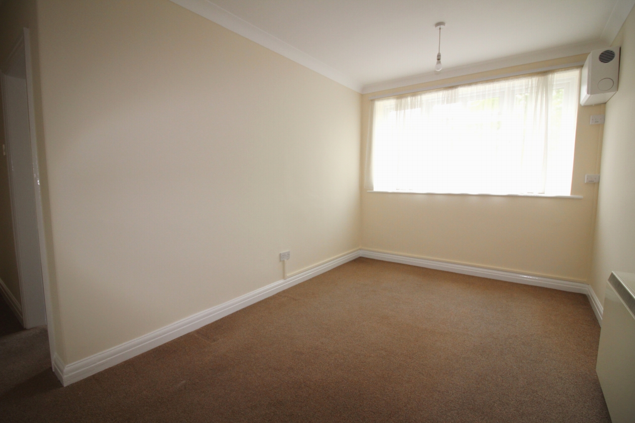 2 bedroom ground floor apartment Application Made in Solihull - photograph 7.