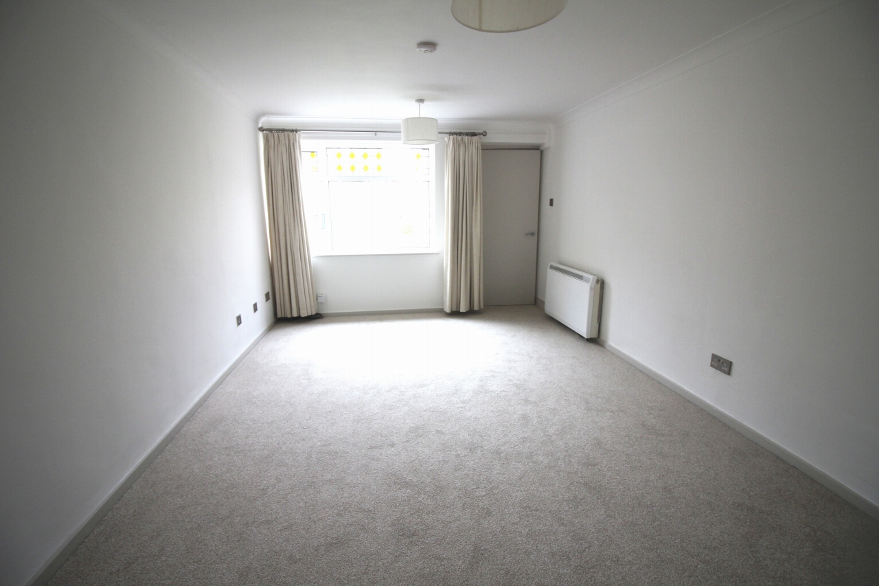 2 bedroom ground floor apartment SSTC in Solihull - photograph 2.