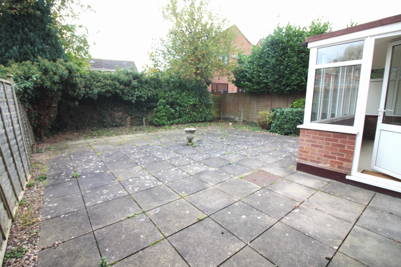 2 bedroom ground floor apartment SSTC in Solihull - photograph 7.