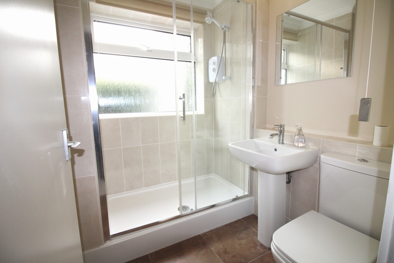 2 bedroom ground floor apartment SSTC in Solihull - photograph 9.