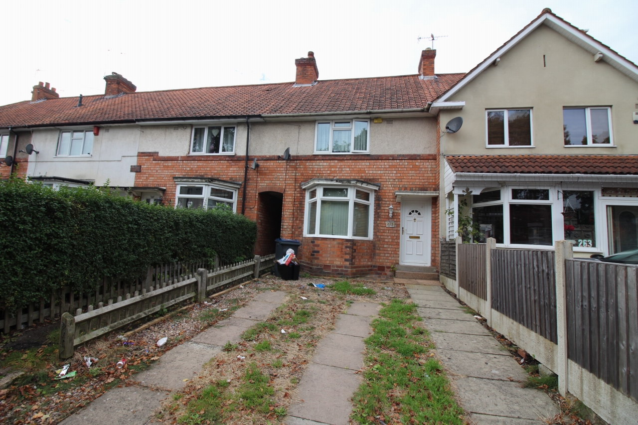 2 bedroom mid terraced house SSTC in Birmingham - photograph 1.