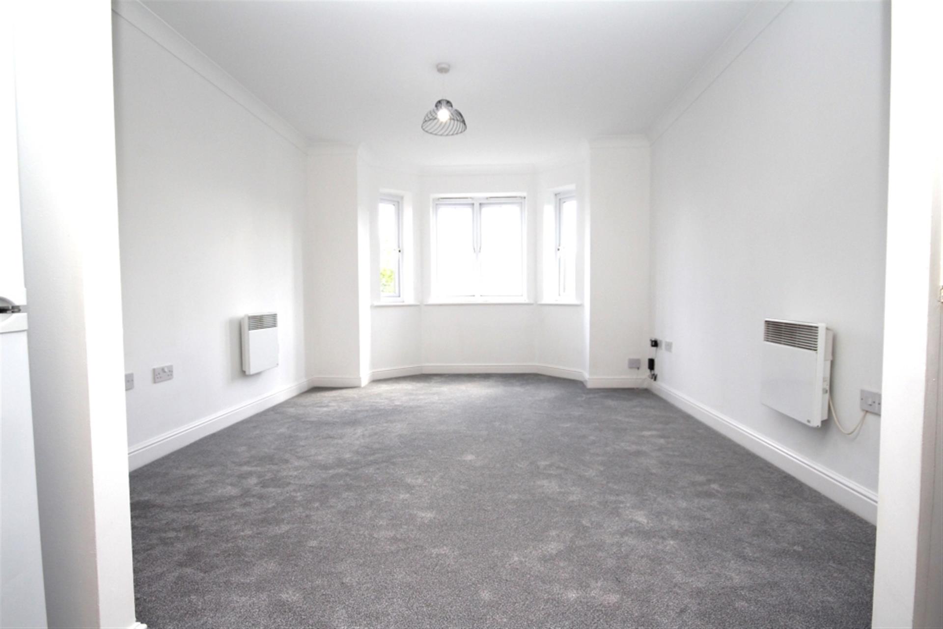 2 bedroom apartment flat / apartment To Let in Bolton, Greater Manchester - Lounge.