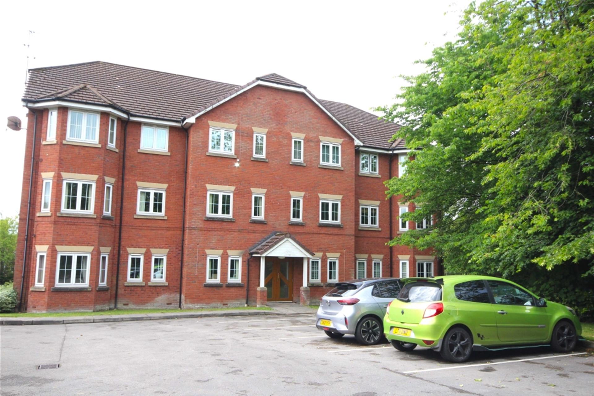 2 bedroom apartment flat / apartment To Let in Bolton, Greater Manchester - Carpark.