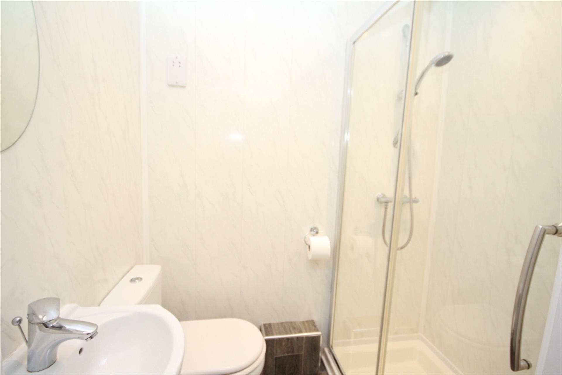 1 bedroom apartment flat / apartment To Let in Astley Bridge, Bolton - Bathroom.