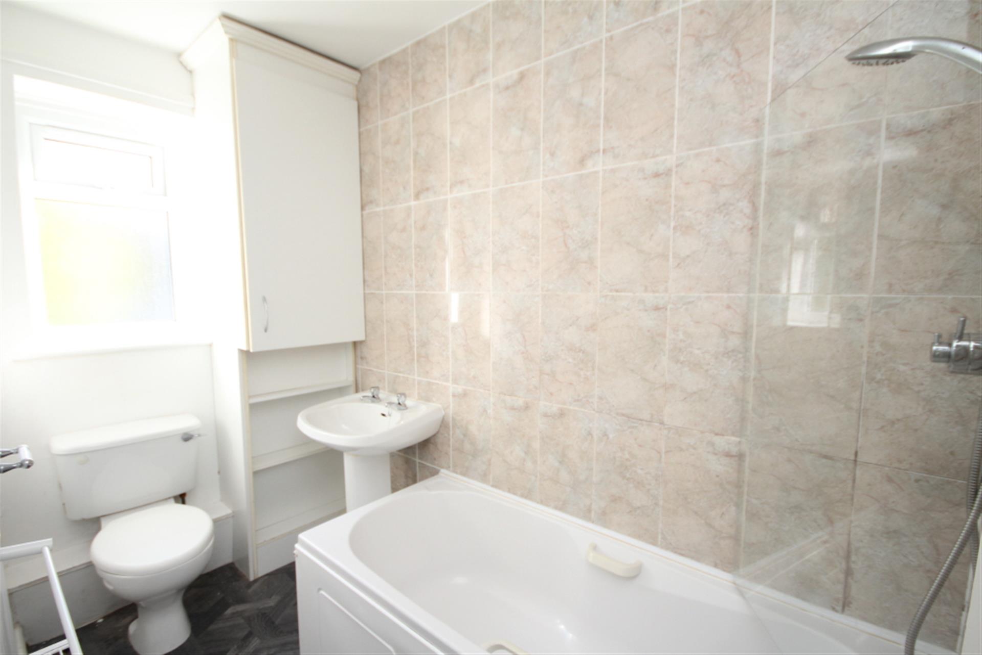 2 bedroom apartment flat / apartment To Let in Toppings Green, Bromley Cross, Bolton - Bathroom.