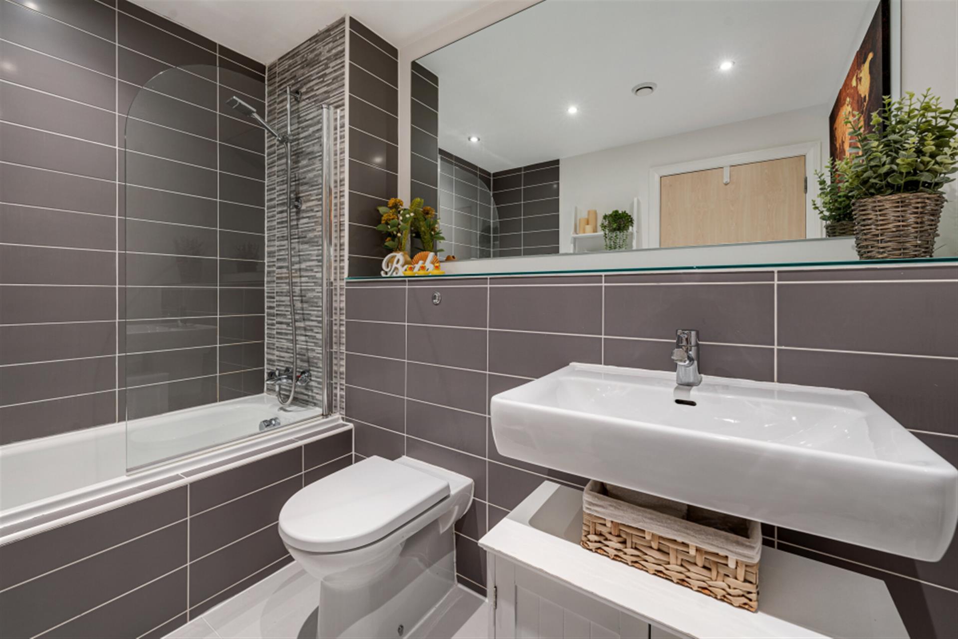 1 bedroom apartment flat / apartment To Let in Deakins Mill Way, Egerton, Bolton - Bathroom.