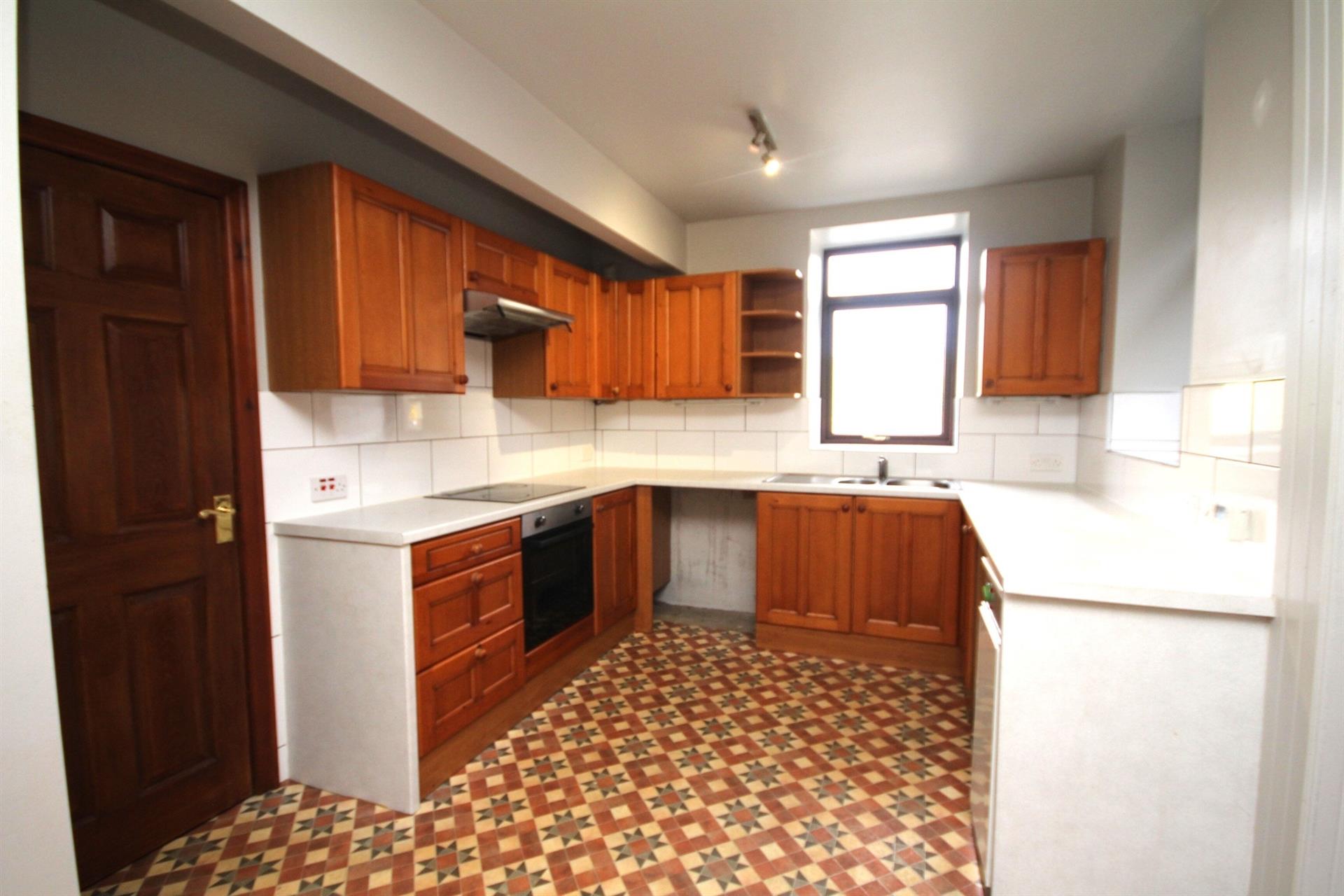 3 bedroom farm house character property To Let in Plantation Rd, Edgworth, Lancs - Kitchen.