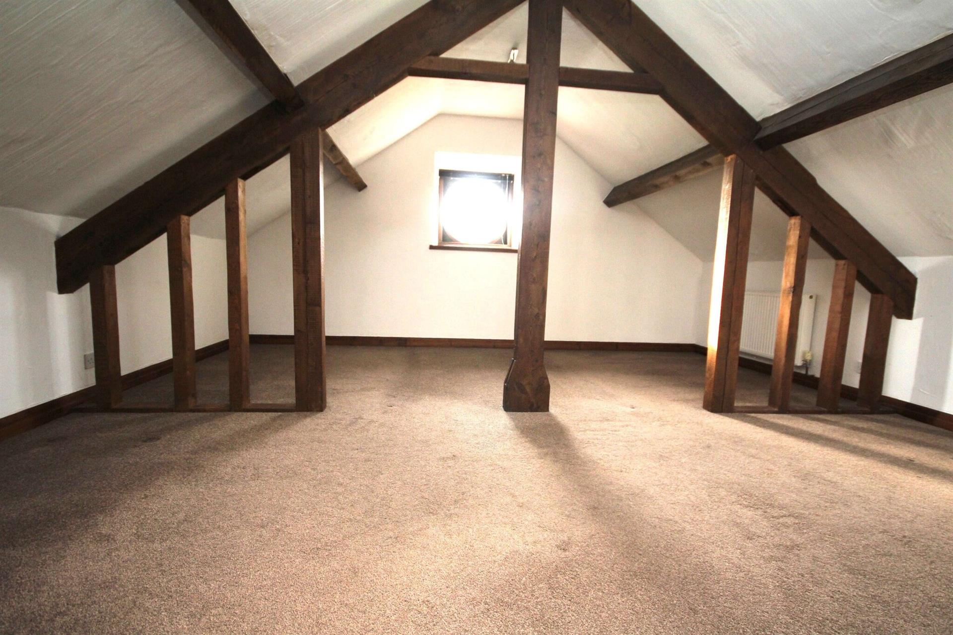 3 bedroom farm house character property To Let in Plantation Rd, Edgworth, Lancs - Bedroom 2.