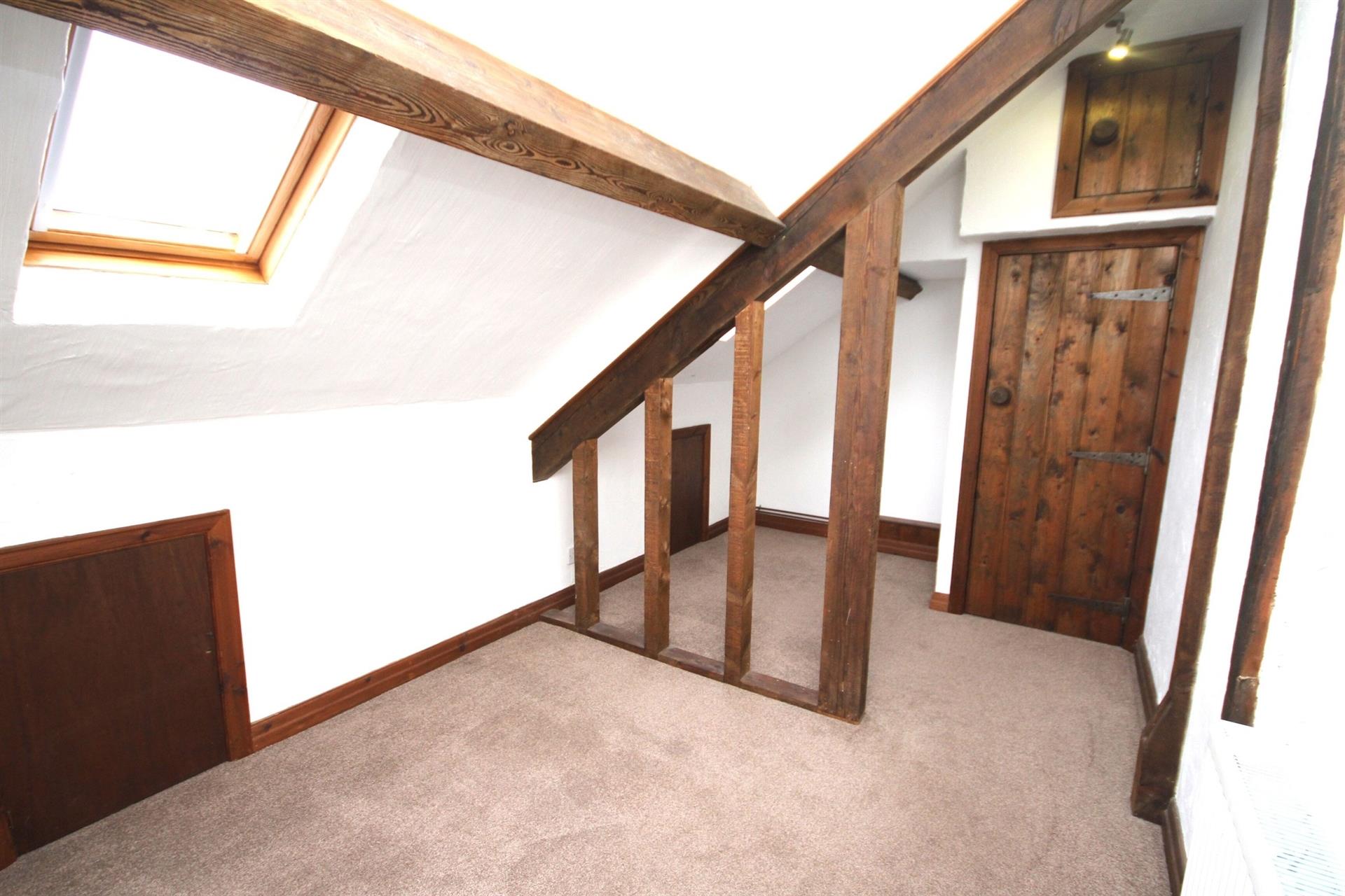 3 bedroom farm house character property To Let in Plantation Rd, Edgworth, Lancs - Bedroom 2.