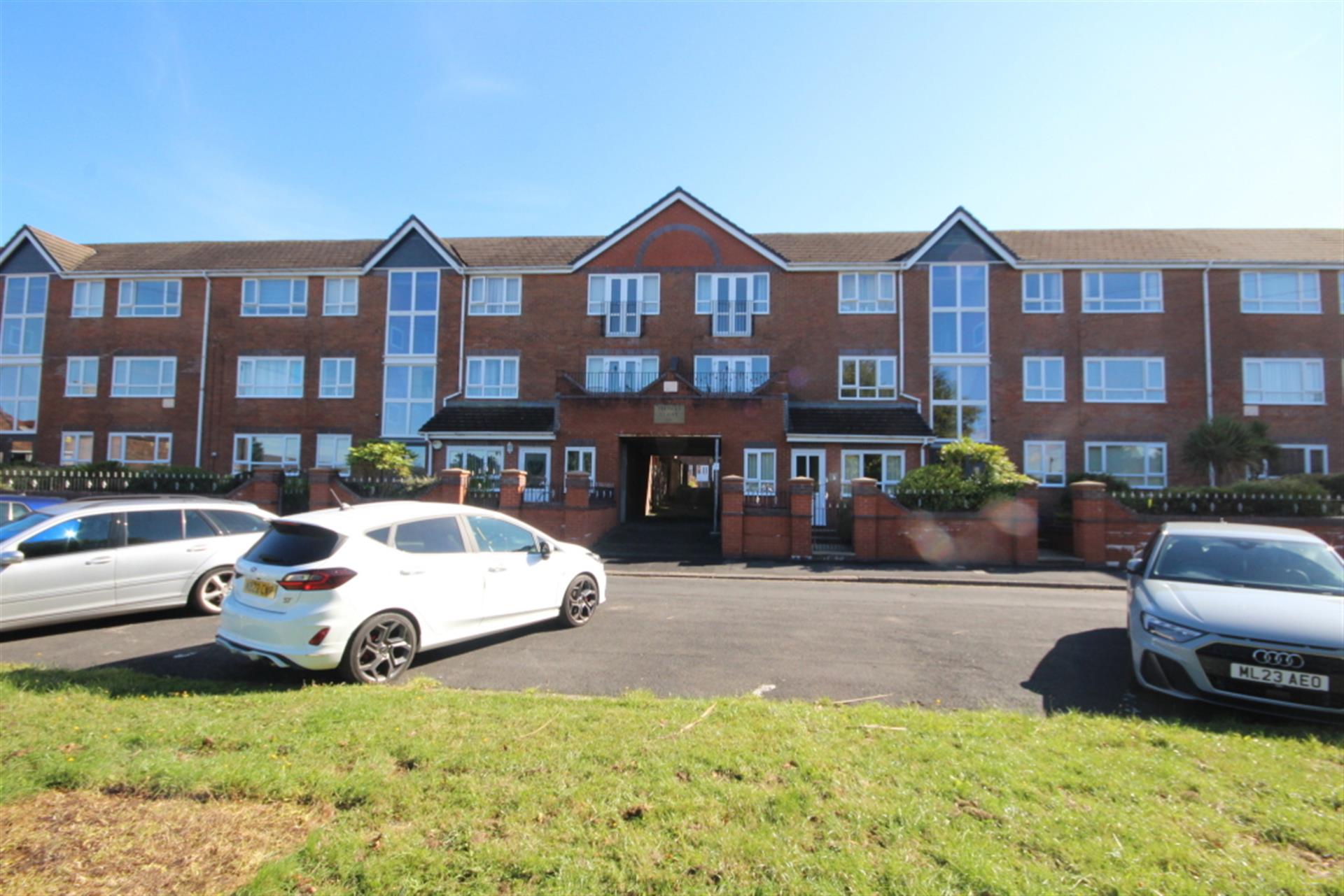 2 bedroom apartment flat / apartment To Let in Toppings Green, Bromley Cross, Bolton - Photo.