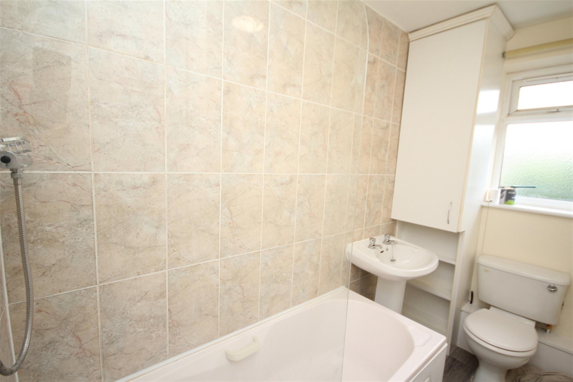 2 bedroom apartment flat / apartment To Let in Toppings Green, Bromley Cross, Bolton - Bathroom.