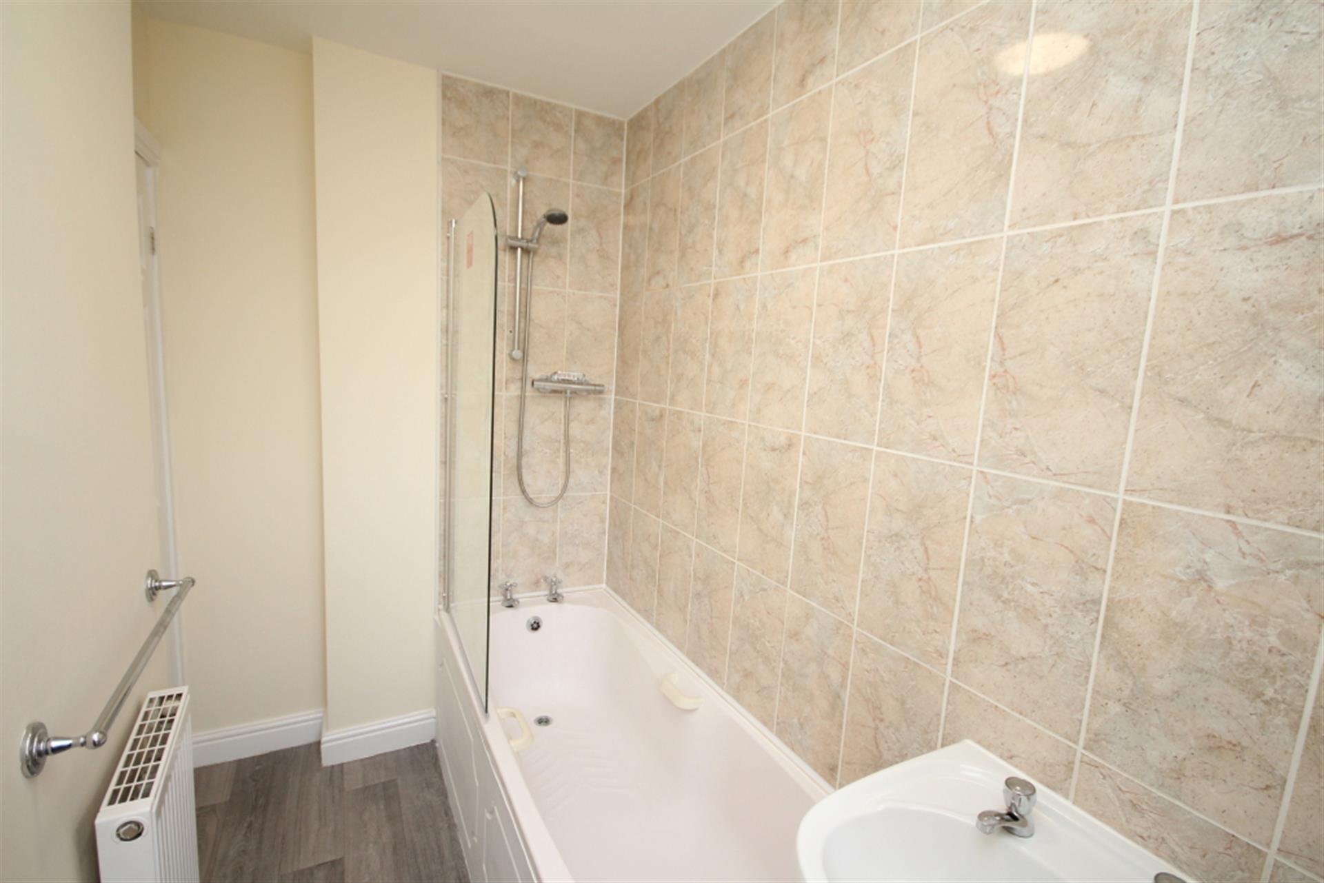 2 bedroom apartment flat / apartment To Let in Toppings Green, Bromley Cross, Bolton - Bathroom.
