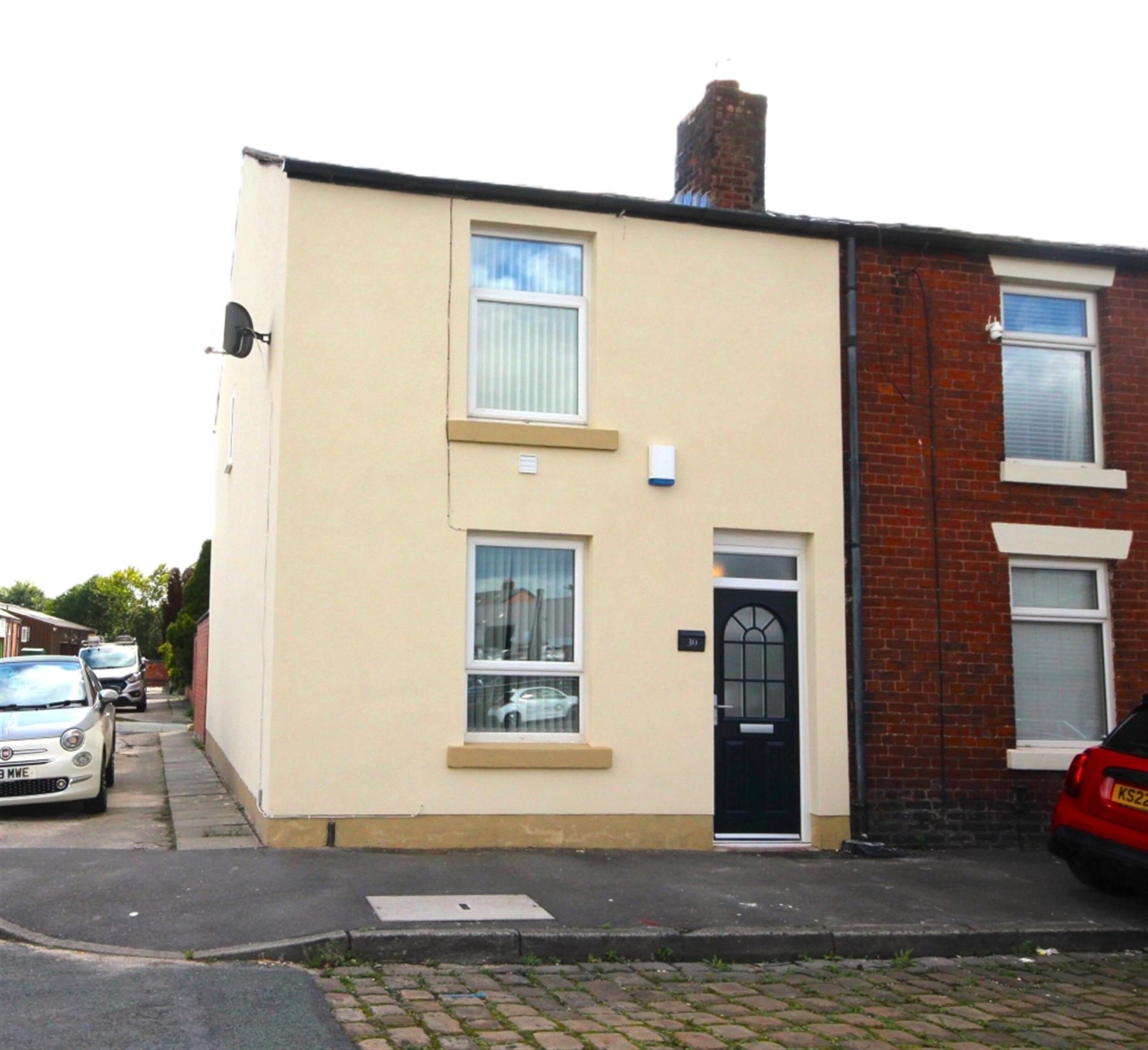 3 bedroom end terraced house To Let in Tonge Fold, Bolton - Main.