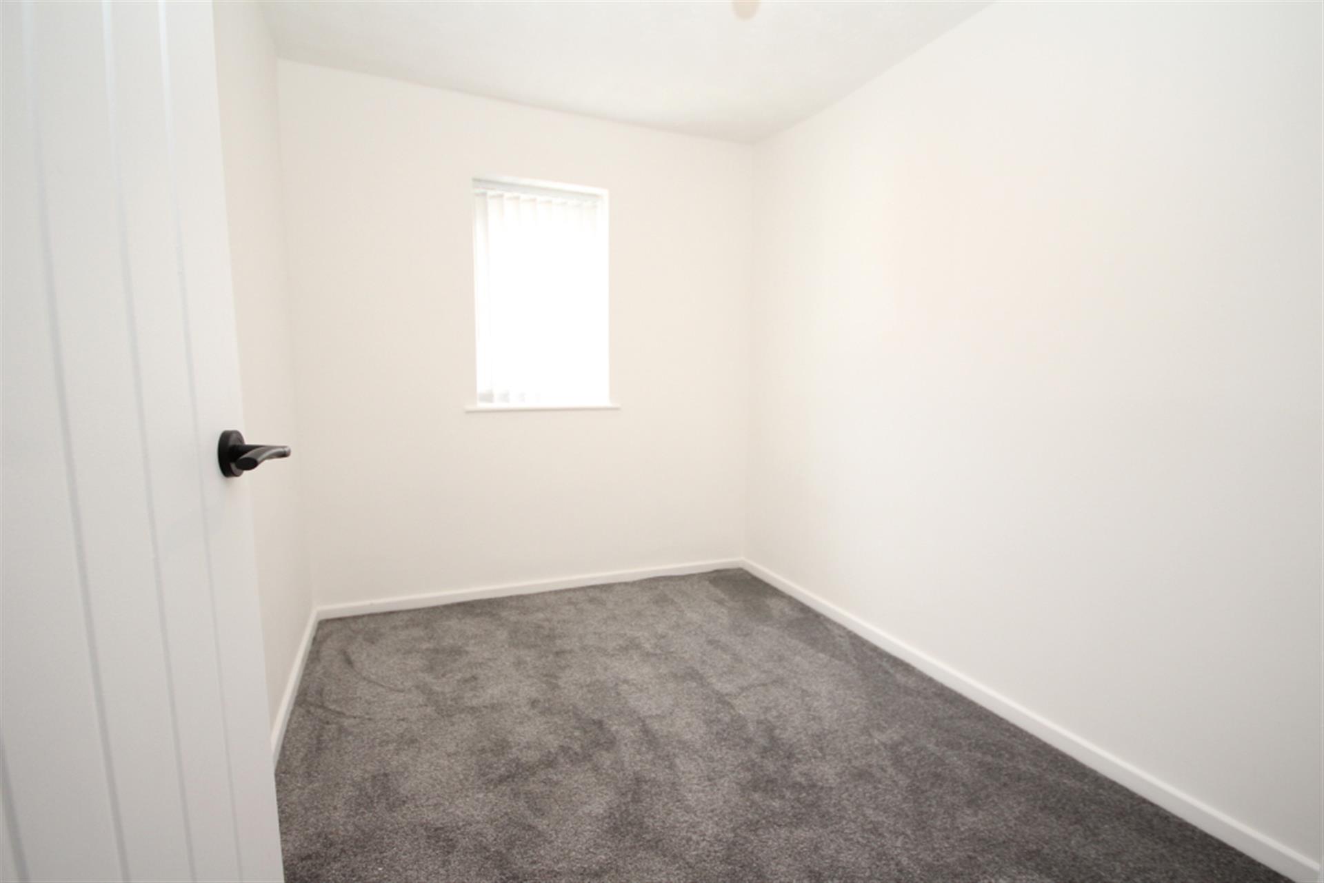 3 bedroom end terraced house To Let in Tonge Fold, Bolton - bedroom 2.