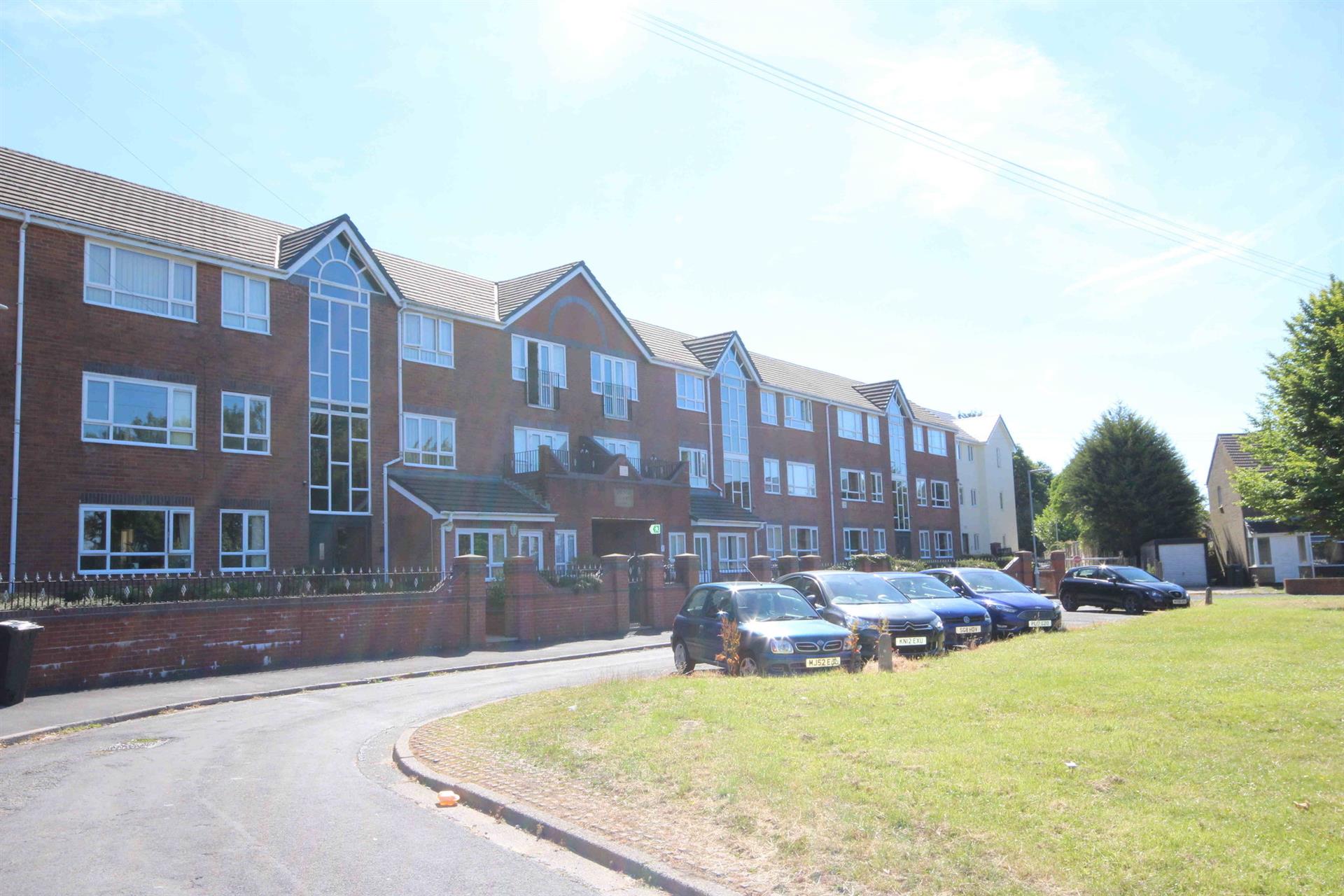 2 bedroom apartment flat / apartment To Let in Toppings Green, Bromley Cross, Bolton - Main.