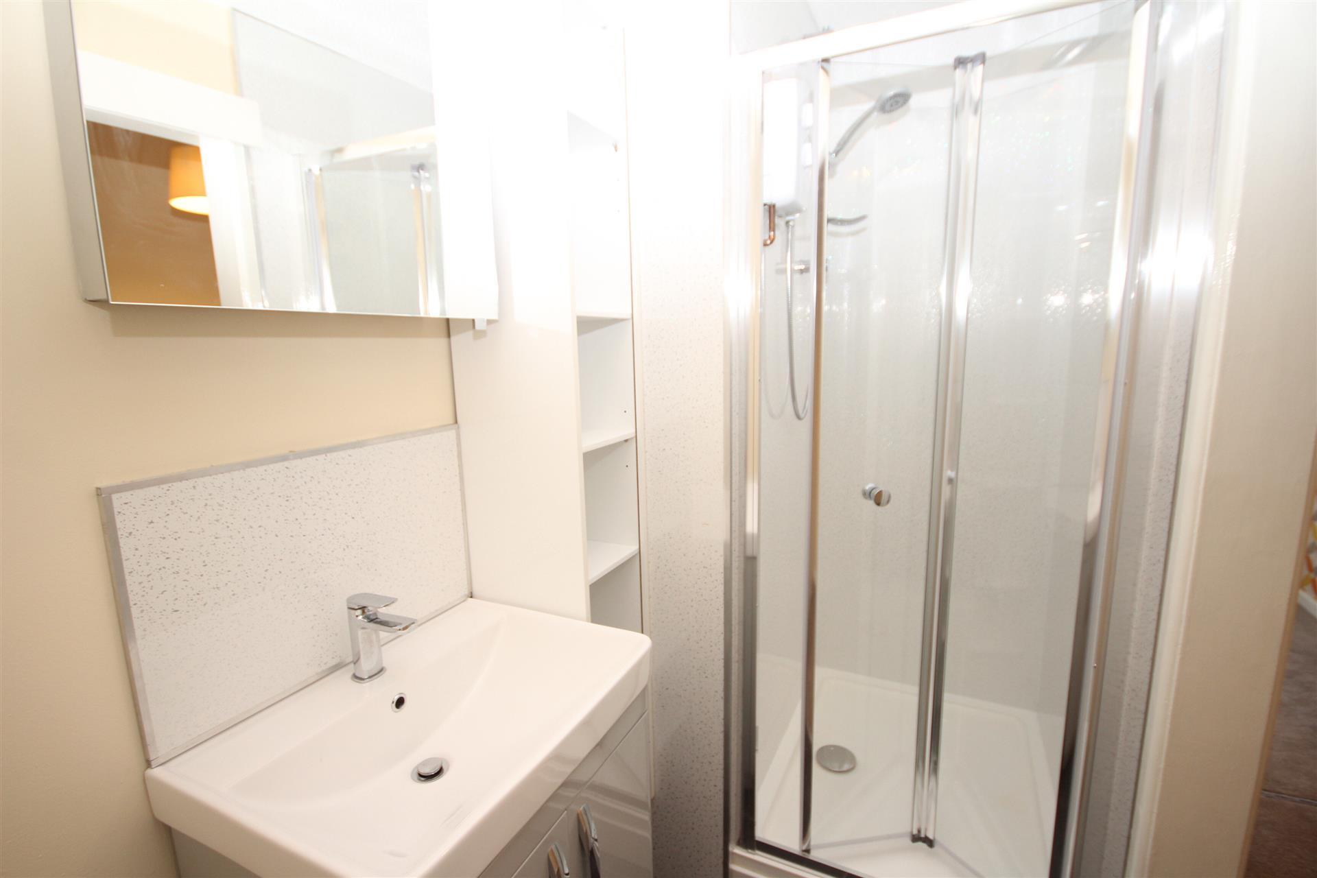 1 bedroom apartment flat / apartment Let Agreed in Bromley Cross, Bolton, Lancs - Bathroom.