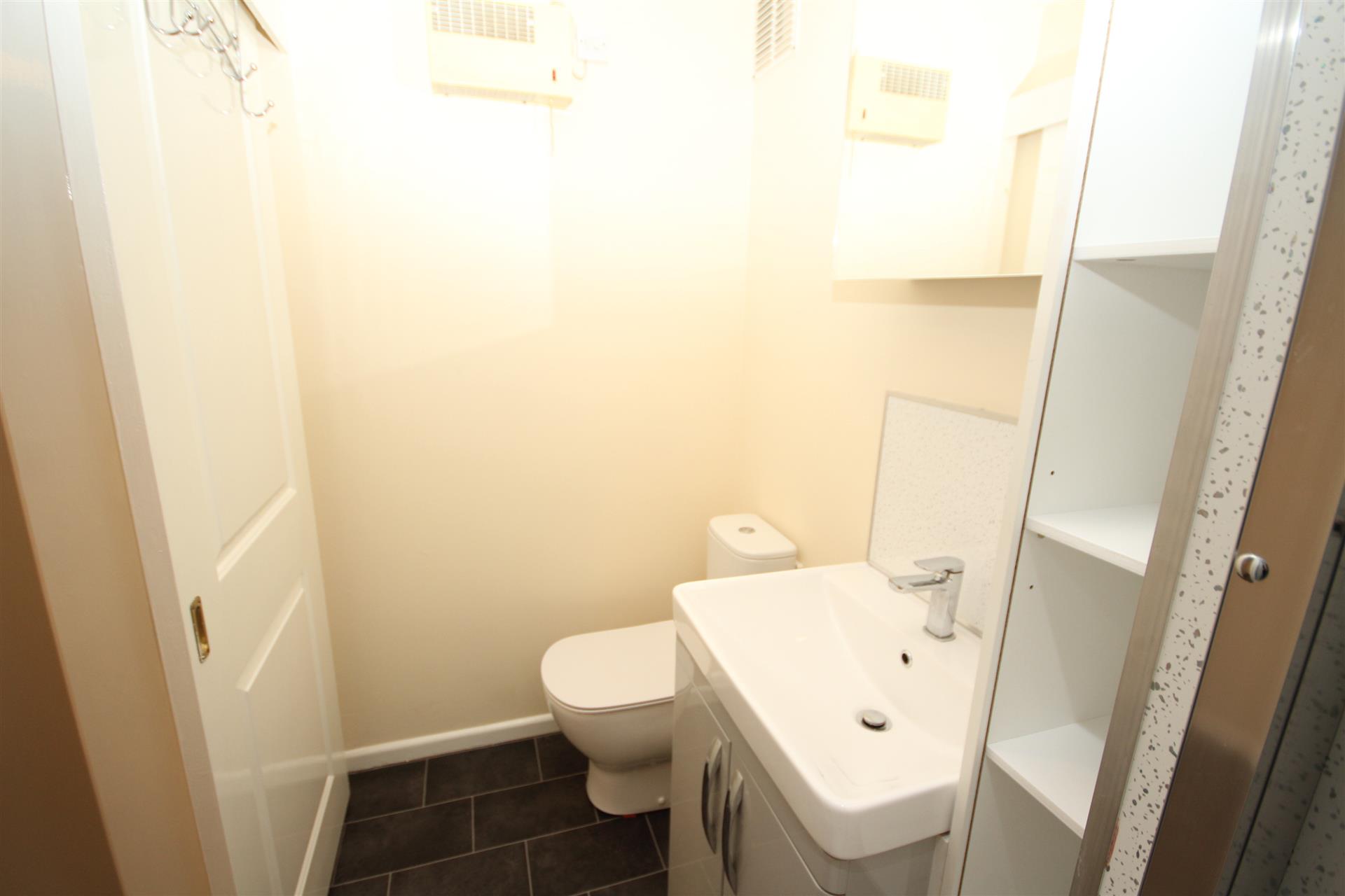 1 bedroom apartment flat / apartment Let Agreed in Bromley Cross, Bolton, Lancs - Bathroom.