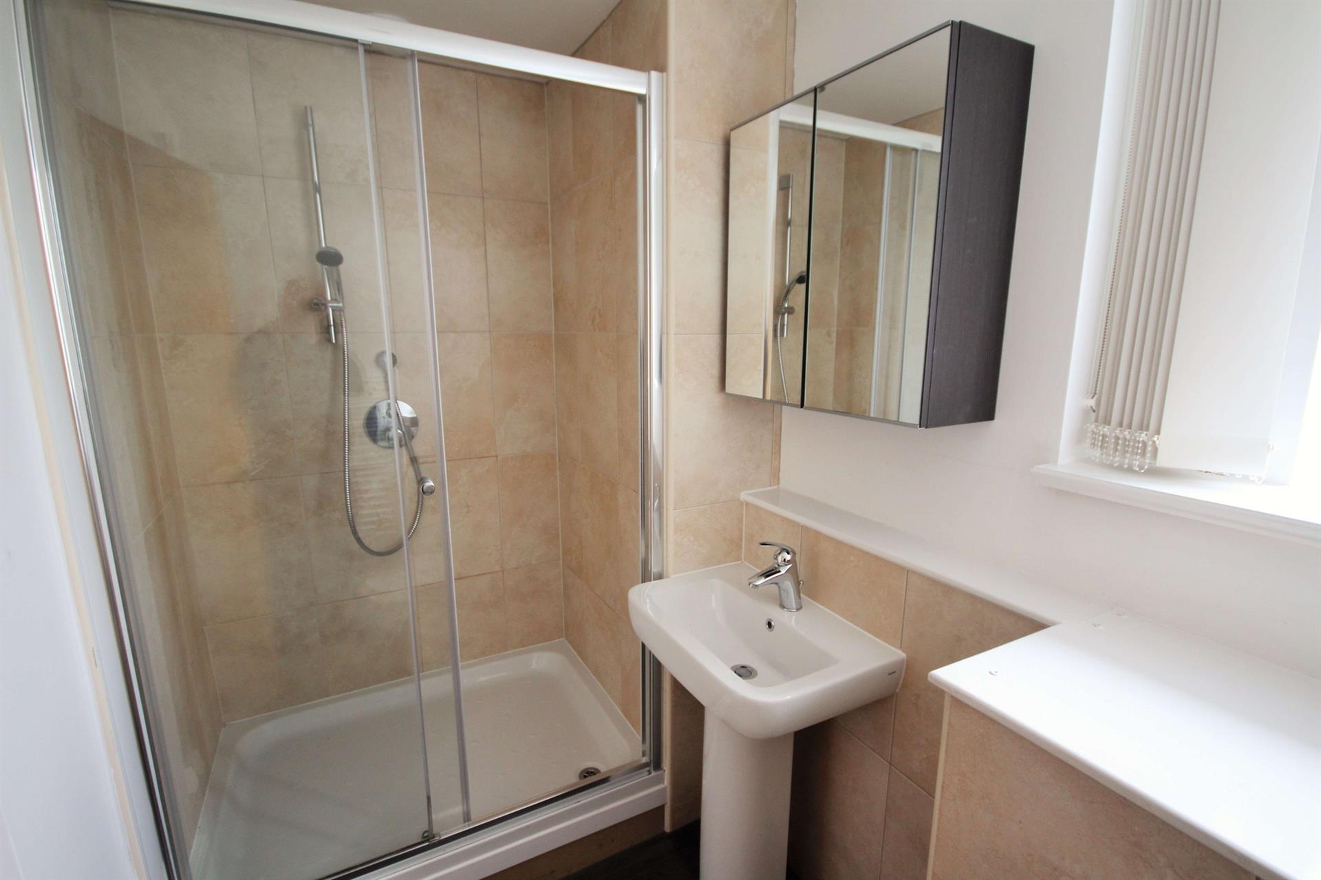 2 bedroom apartment flat / apartment To Let in Knott St, Darwen, Lancs - Shower room.