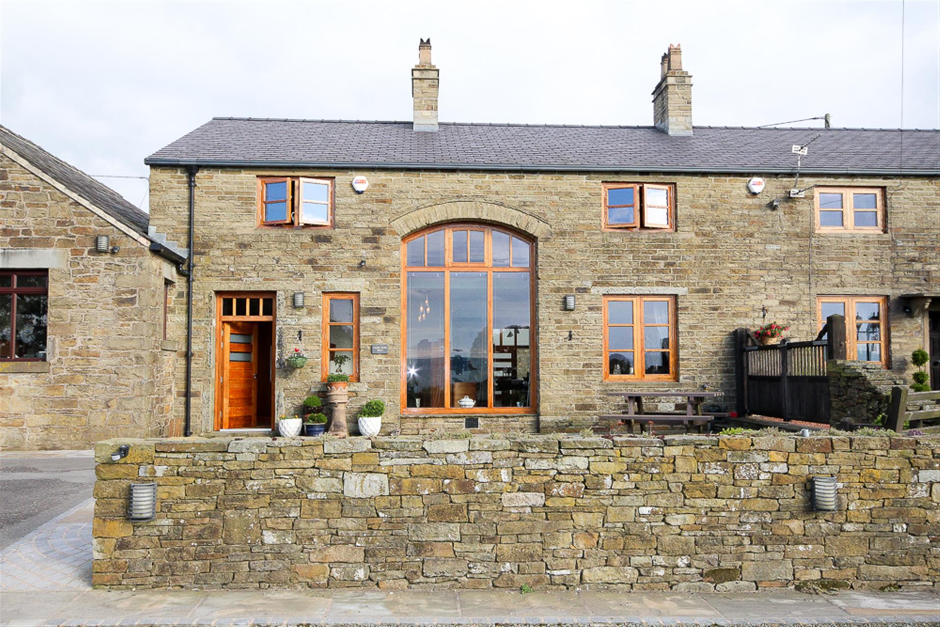 3 bedroom farm house character property To Let in Edgworth, Bolton, Lancs - Main.