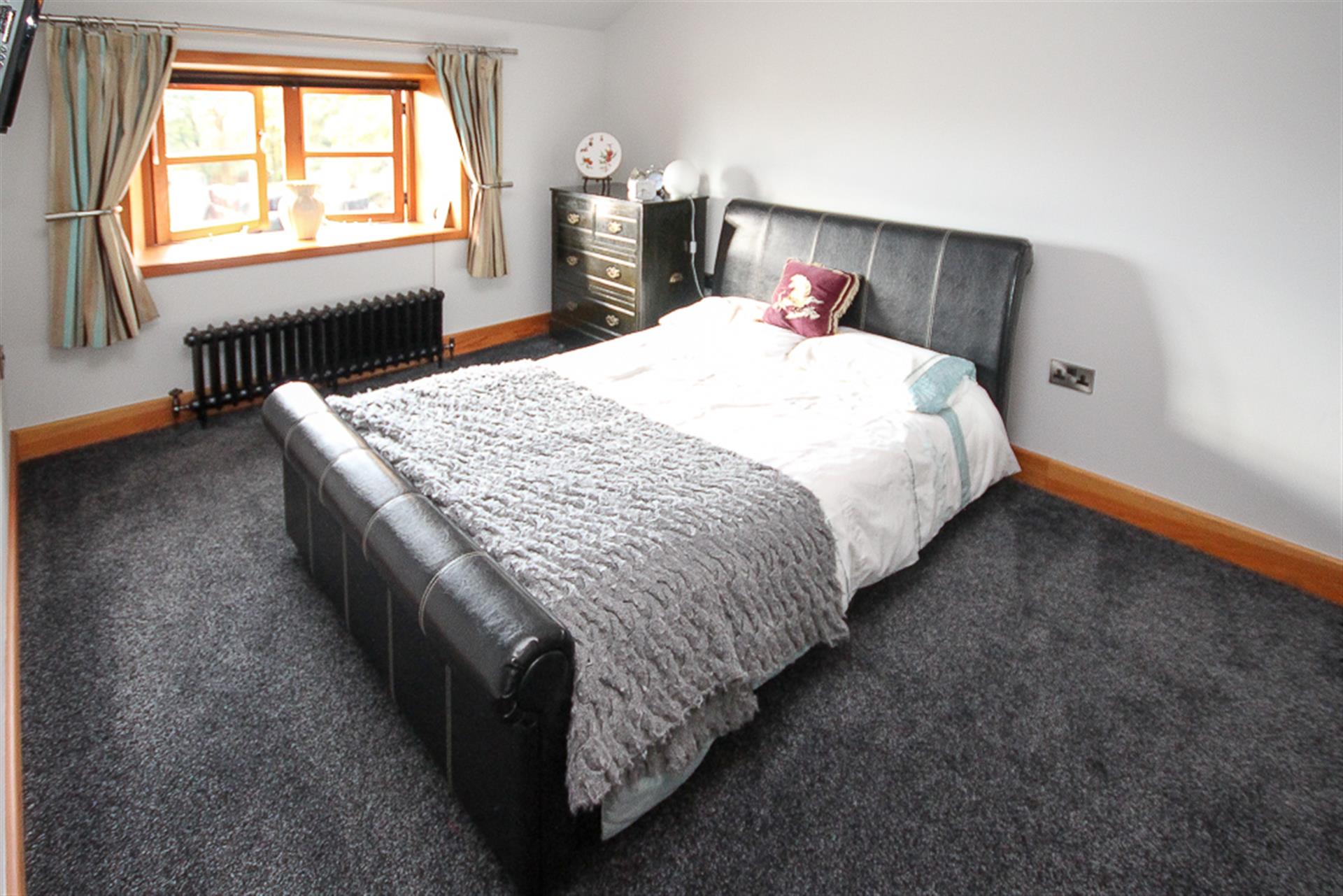 3 bedroom farm house character property To Let in Edgworth, Bolton, Lancs - Bedroom 2.