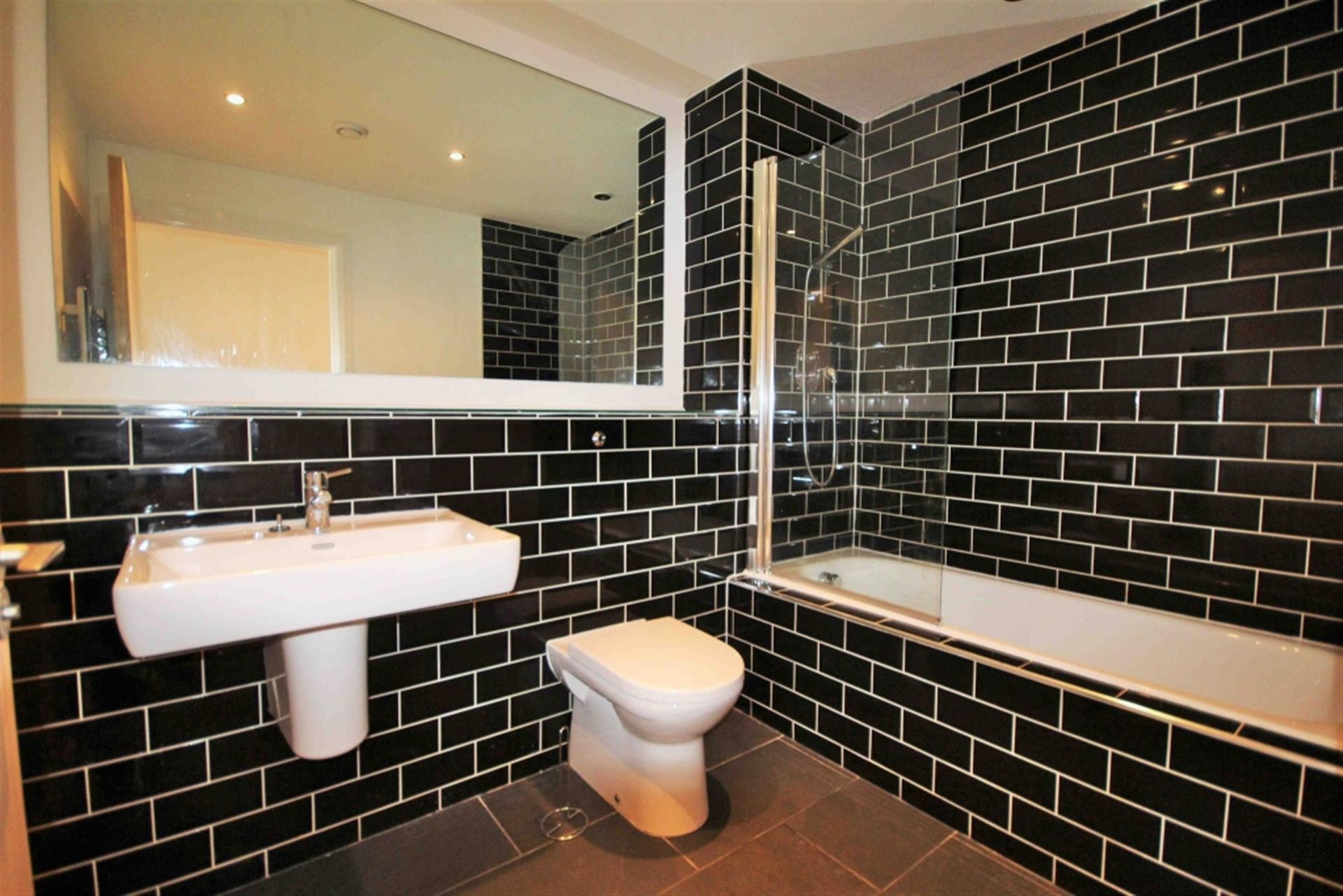 2 bedroom apartment flat / apartment To Let in Deakins Mill Way, Egerton, Bolton, . - Bathroom.