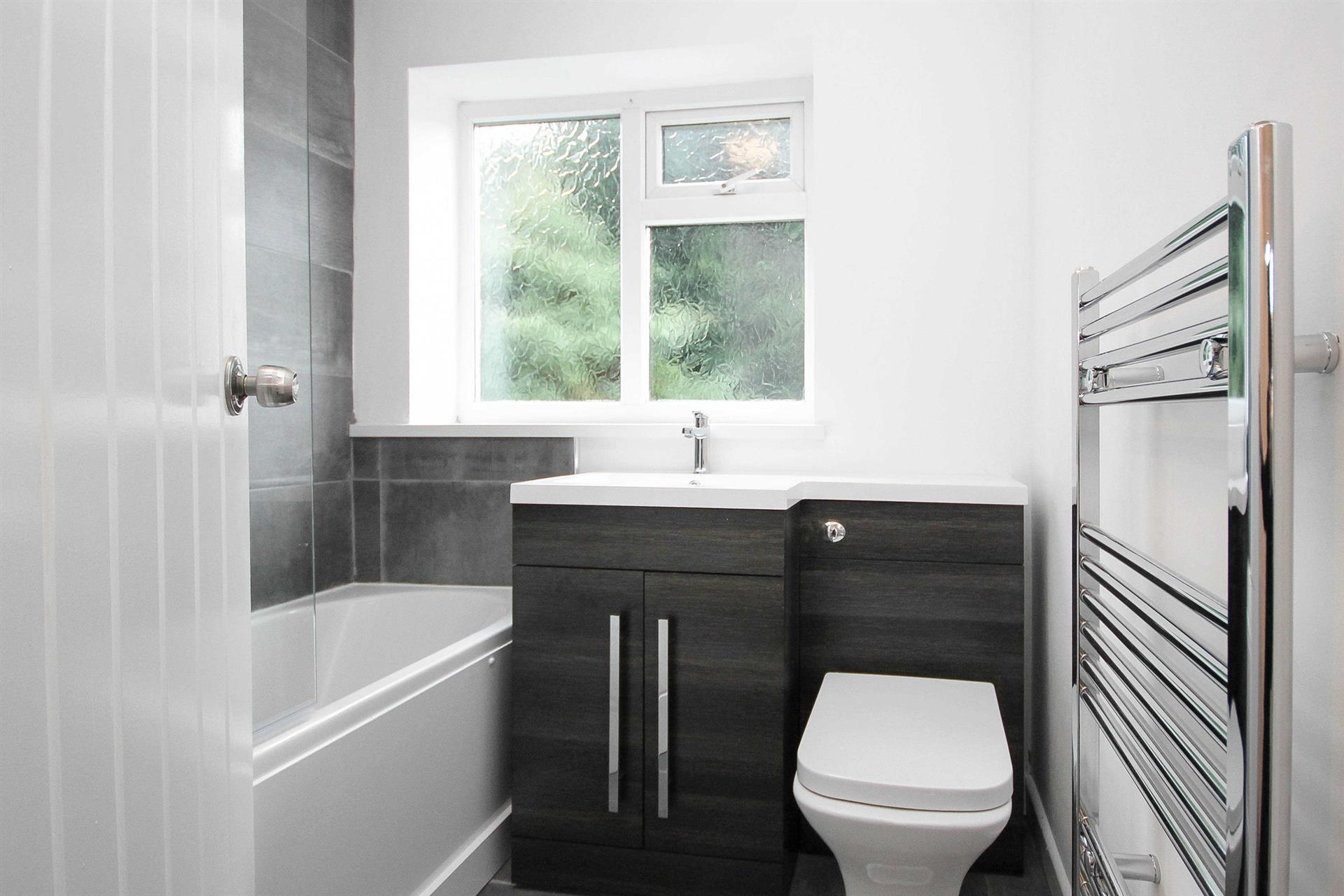 3 bedroom town house house To Let in Bromley Cross, Bolton, Lancs, . - Bathroom.