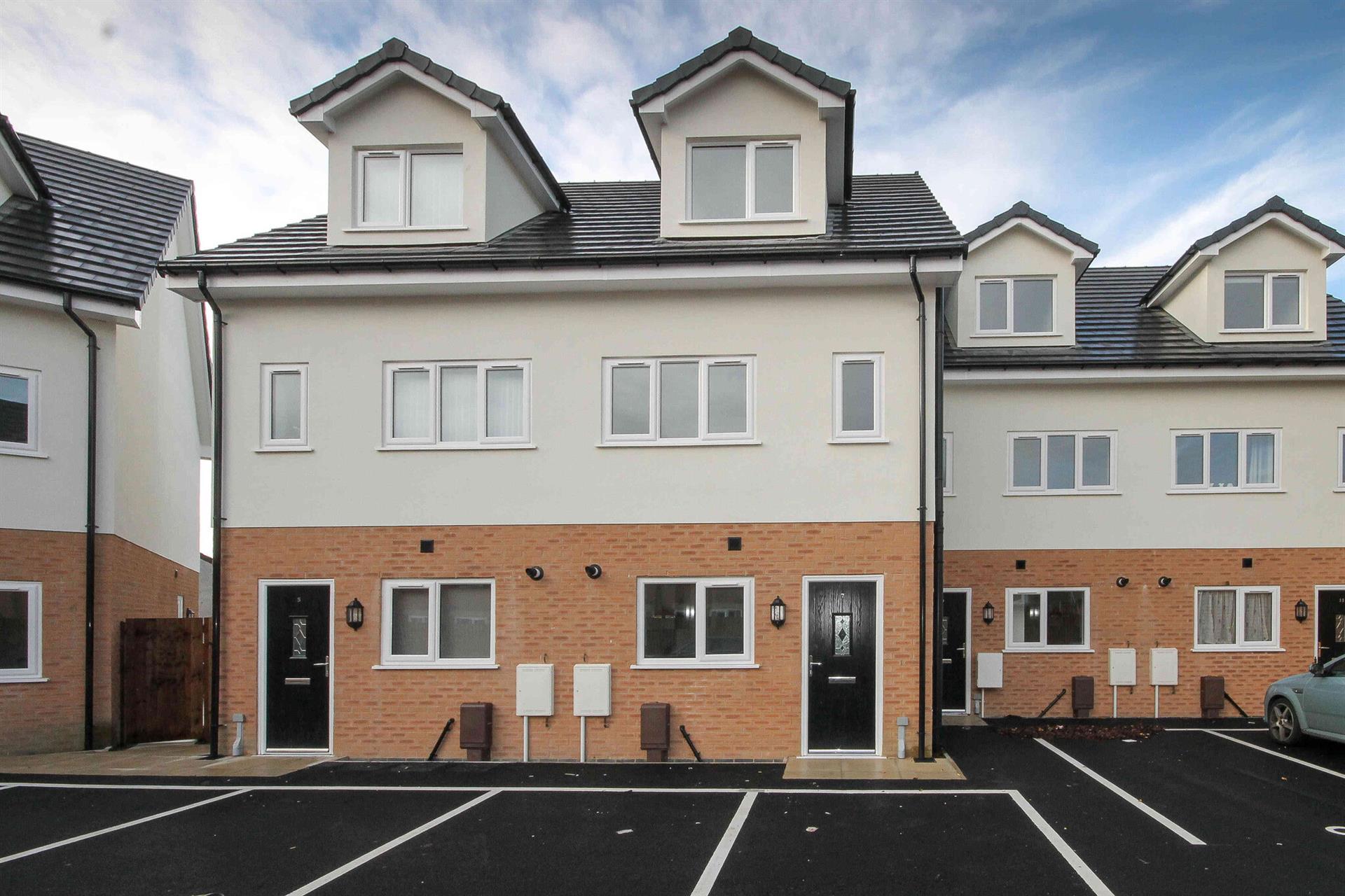 4 bedroom terraced house To Let in Tonge Moor, Bolton, Lancs - Photo.