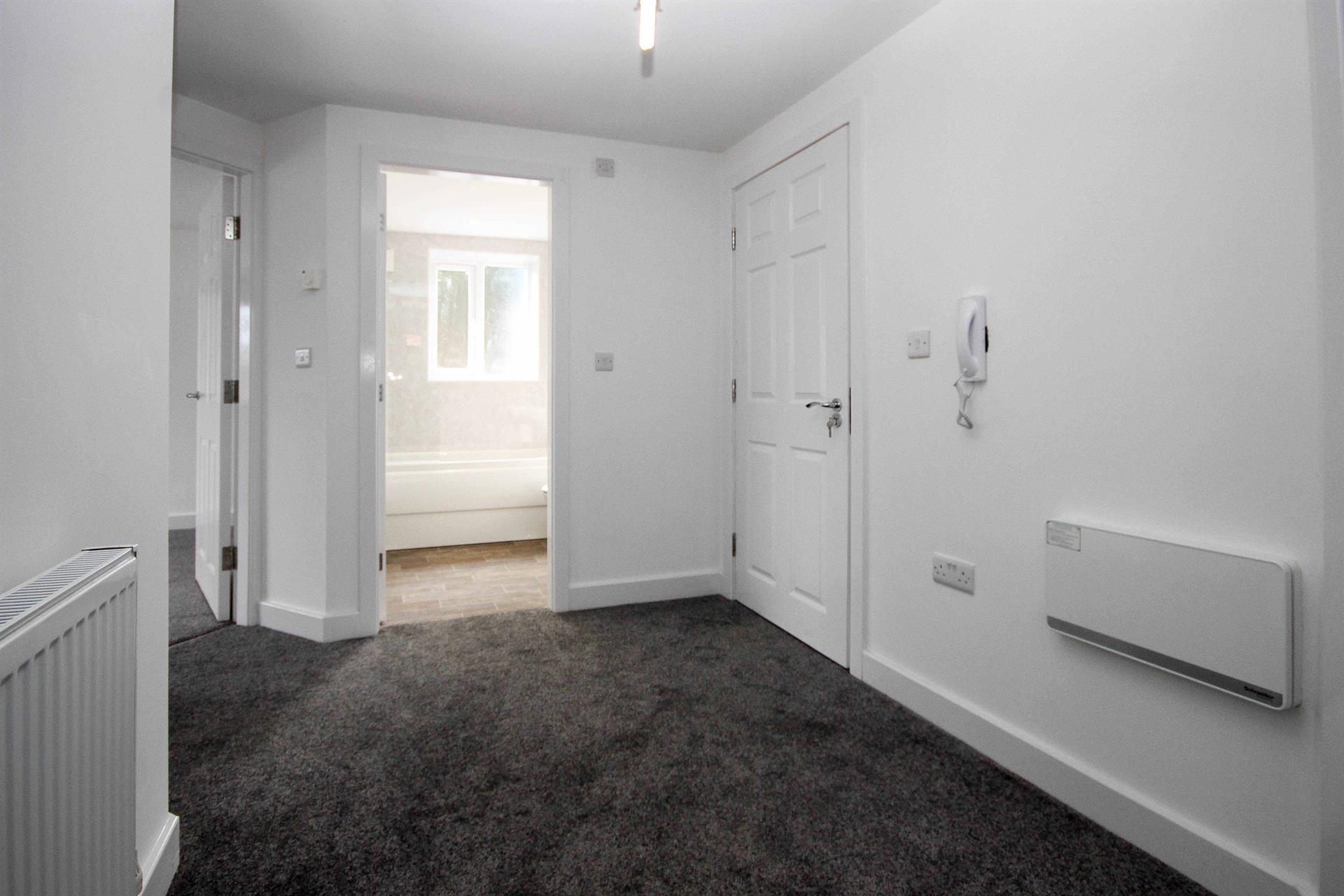 3 bedroom apartment flat / apartment To Let in Toppings Green, Bromley Cross, Bolton - Hallway.