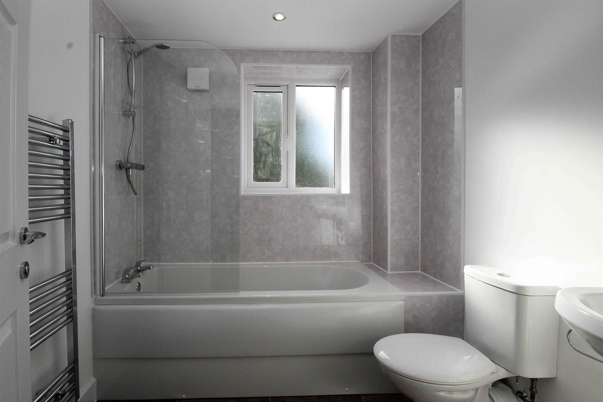 3 bedroom apartment flat / apartment To Let in Toppings Green, Bromley Cross, Bolton - Bathroom.