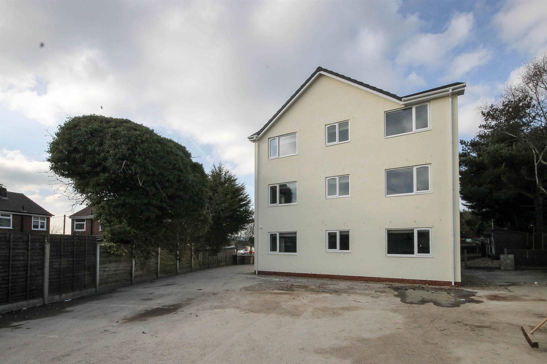 3 bedroom apartment flat / apartment To Let in Toppings Green, Bromley Cross, Bolton - Photo.