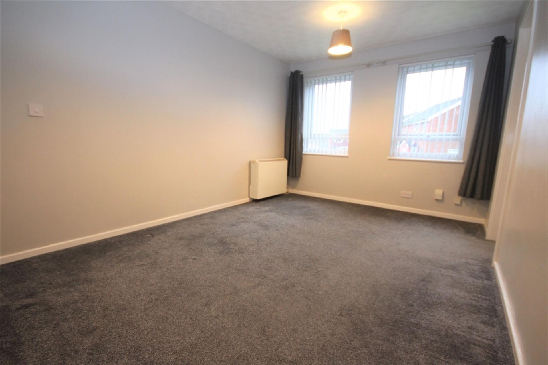 1 bedroom apartment flat / apartment To Let in Wrenbury Drive, Astley Bridge, Bolton - Lounge/Bedroom.