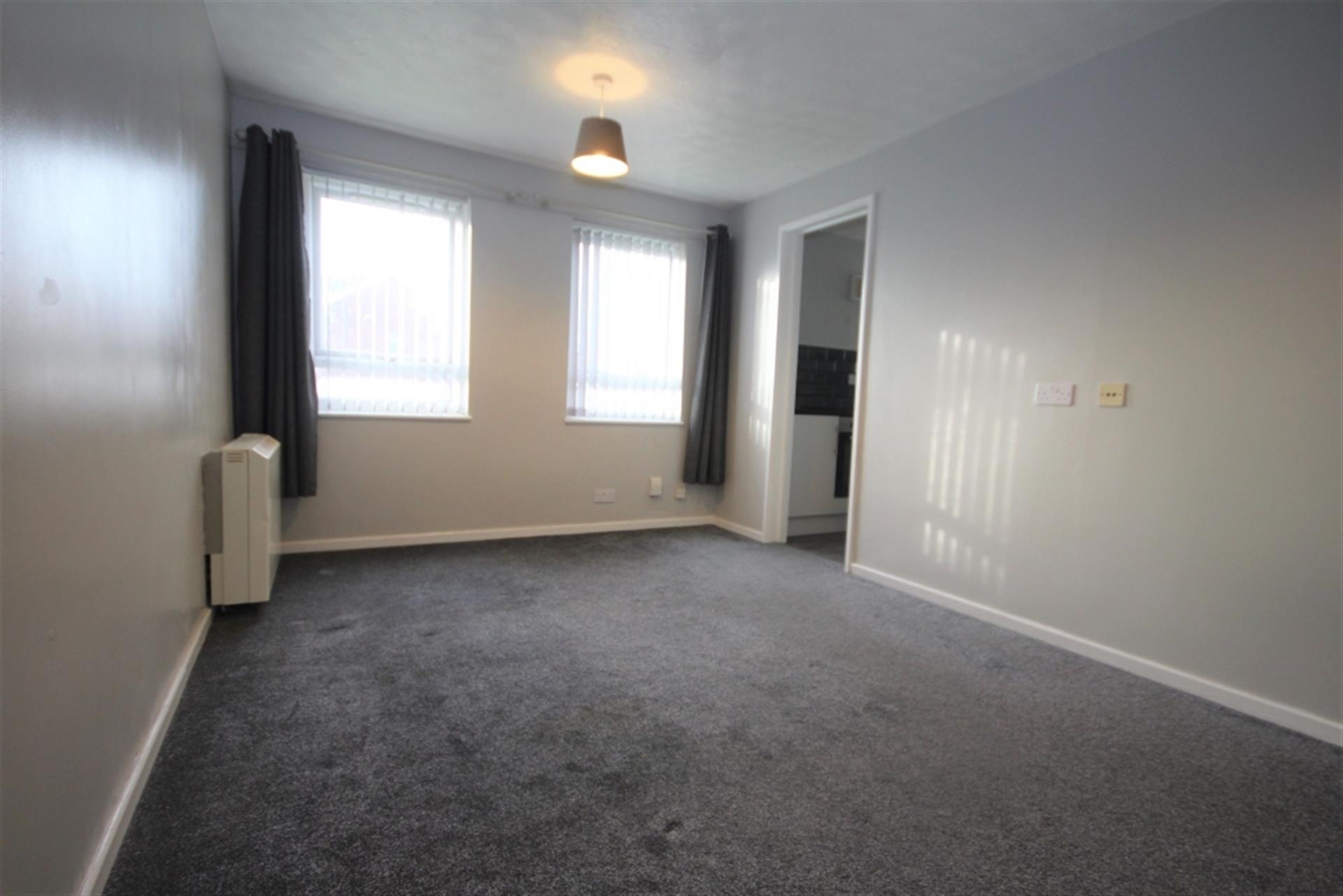 1 bedroom apartment flat / apartment To Let in Wrenbury Drive, Astley Bridge, Bolton - Lounge/Bedroom.