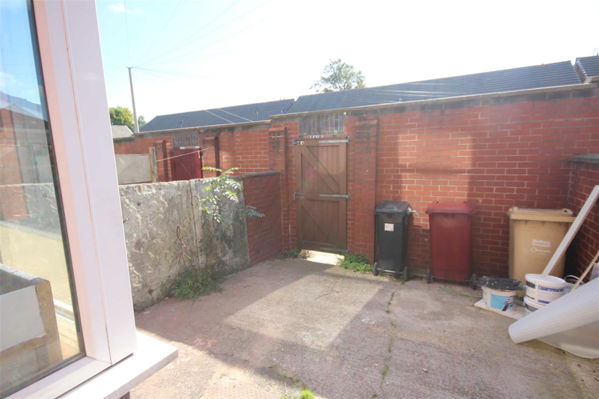 2 bedroom terraced house To Let in Tonge Moor, Bolton, Lancs, . - Yard.